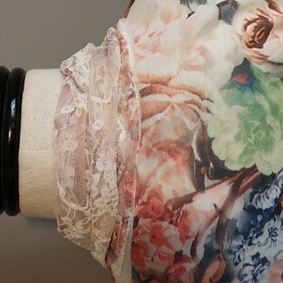 Closet Full brand Ladies sleeveless lace cover up topper cardigan floral   T1 - Picture 9 of 11